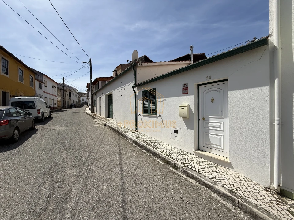 Moradia T2 para Venda em Maiorca Foto 1
