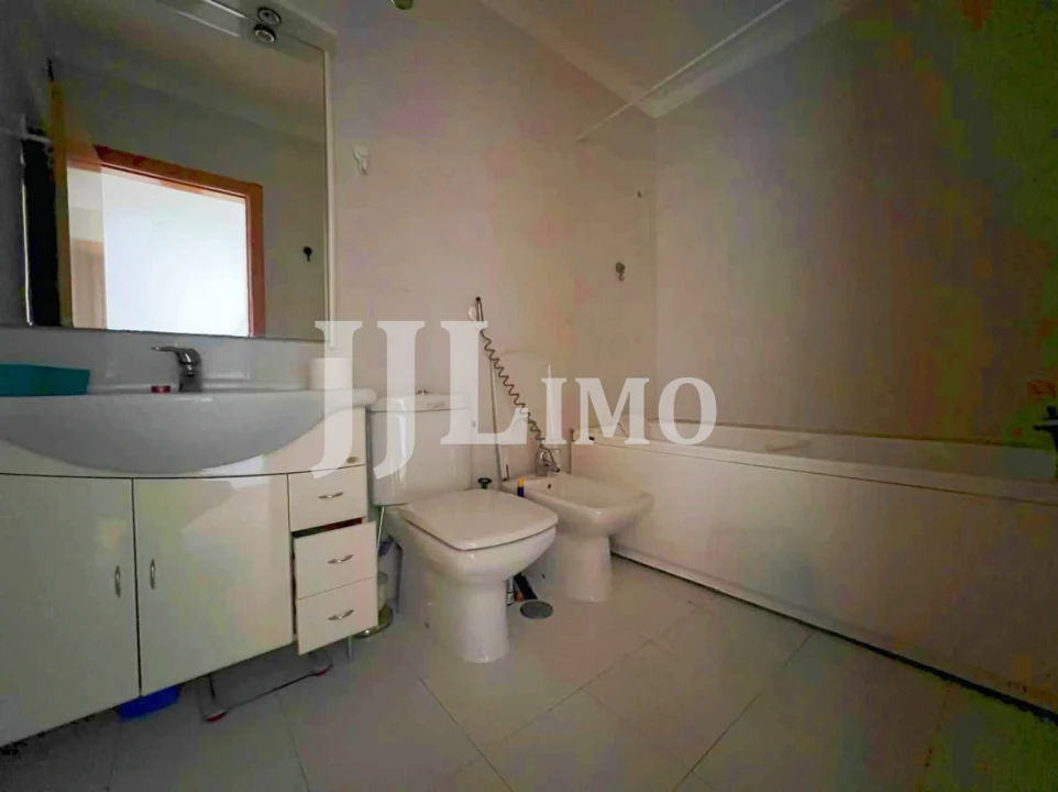 Apartamento T1 para Arrendamento em Lumiar Foto 11