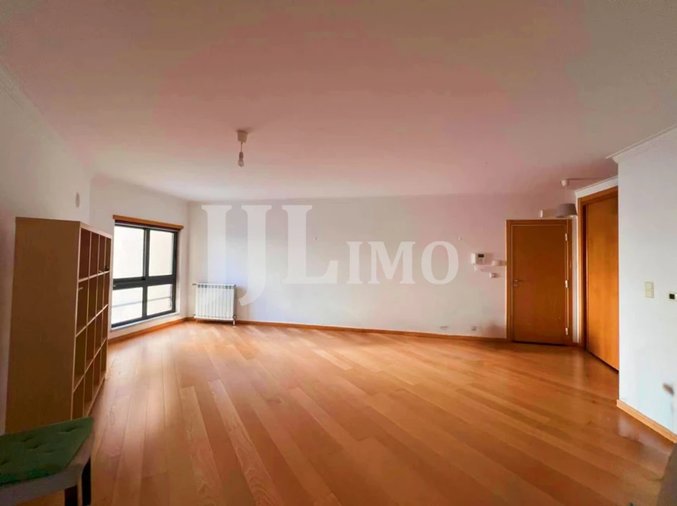 Apartamento T1 para Arrendamento em Lumiar Foto 1