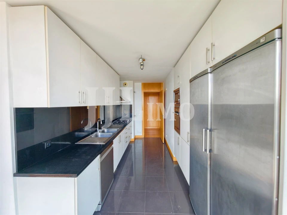 Apartamento T4 para Venda em Parque das Nações Foto 16