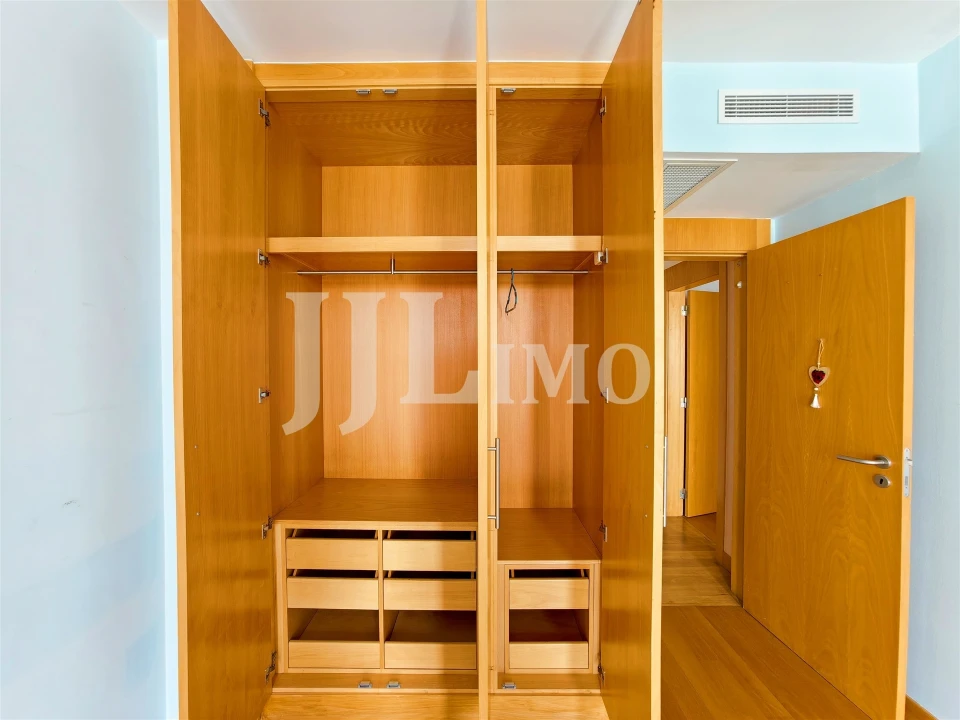 Apartamento T4 para Venda em Parque das Nações Foto 28