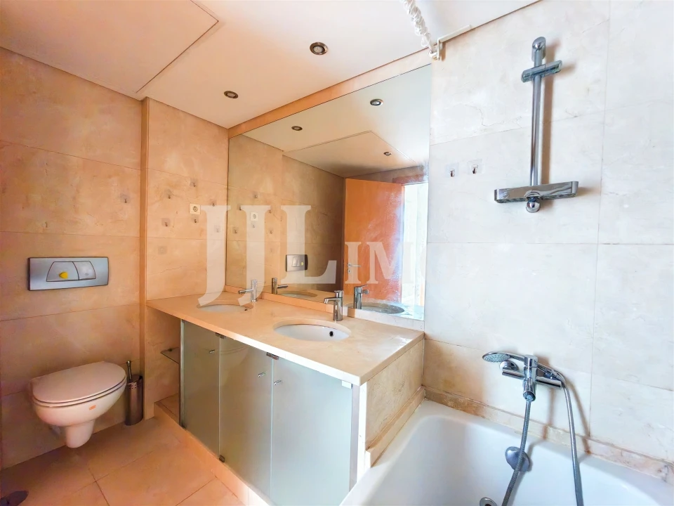 Apartamento T4 para Venda em Parque das Nações Foto 35