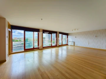 Apartamento T4 para Venda em Parque das Nações