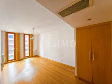 Apartamento T4 para Venda em Parque das Nações