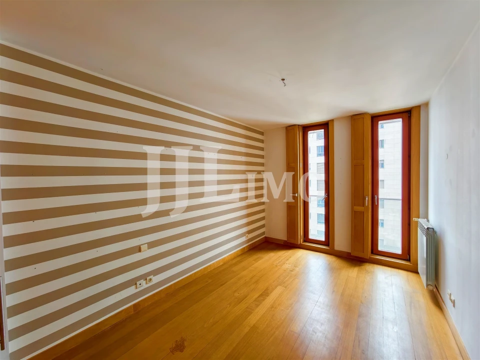 Apartamento T4 para Venda em Parque das Nações Foto 23
