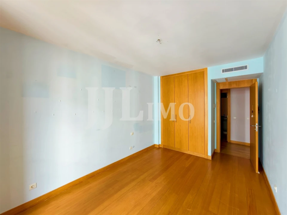 Apartamento T4 para Venda em Parque das Nações Foto 29