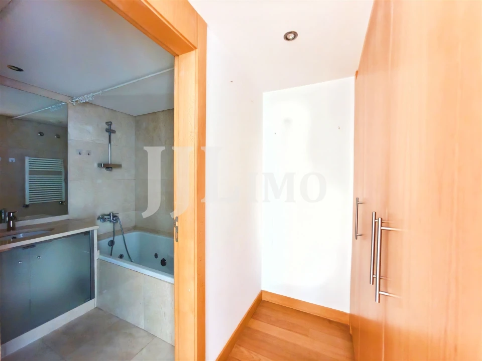 Apartamento T4 para Venda em Parque das Nações Foto 33