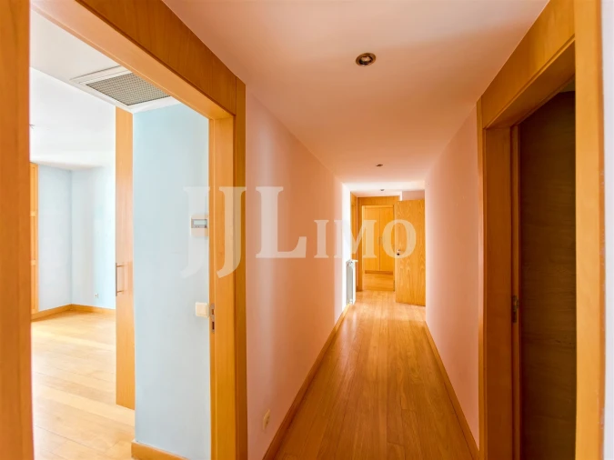 Apartamento T4 para Venda em Parque das Nações Foto 21