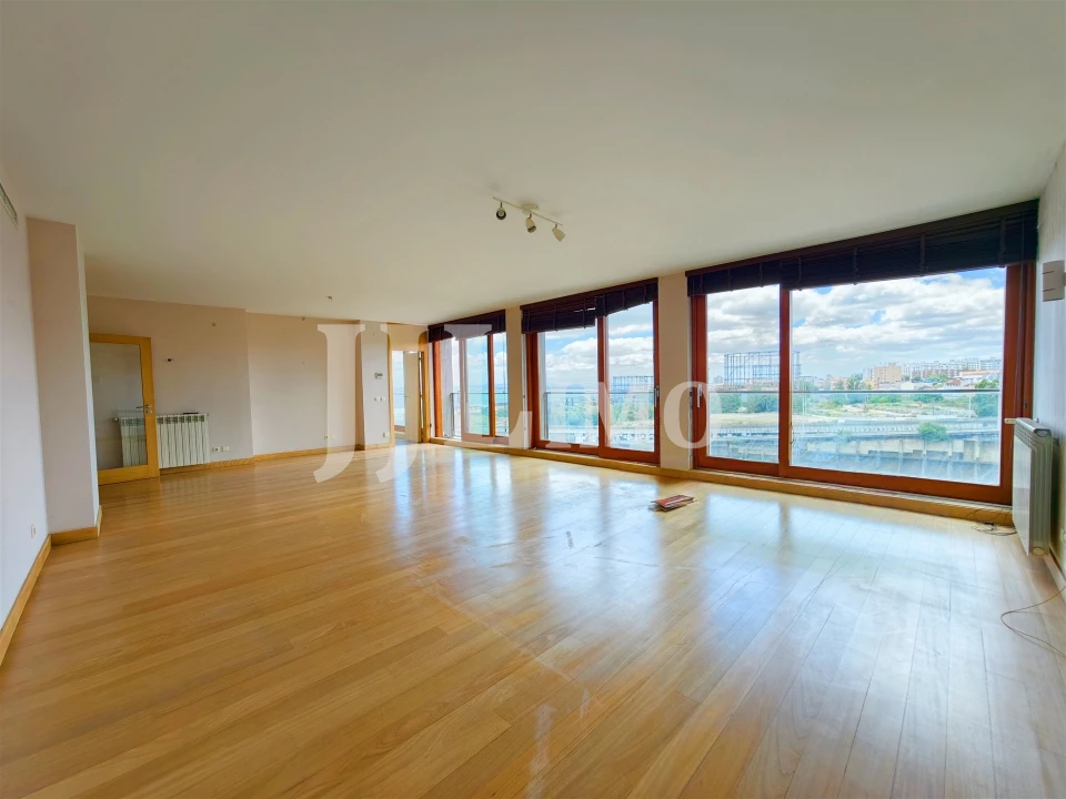 Apartamento T4 para Venda em Parque das Nações Foto 9