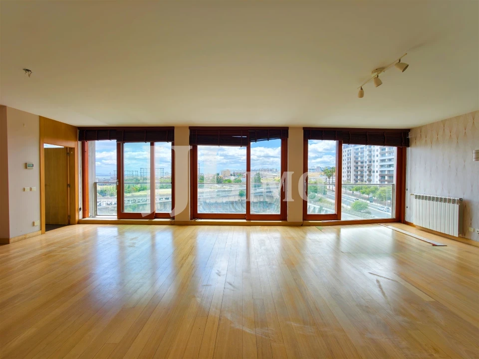 Apartamento T4 para Venda em Parque das Nações Foto 11