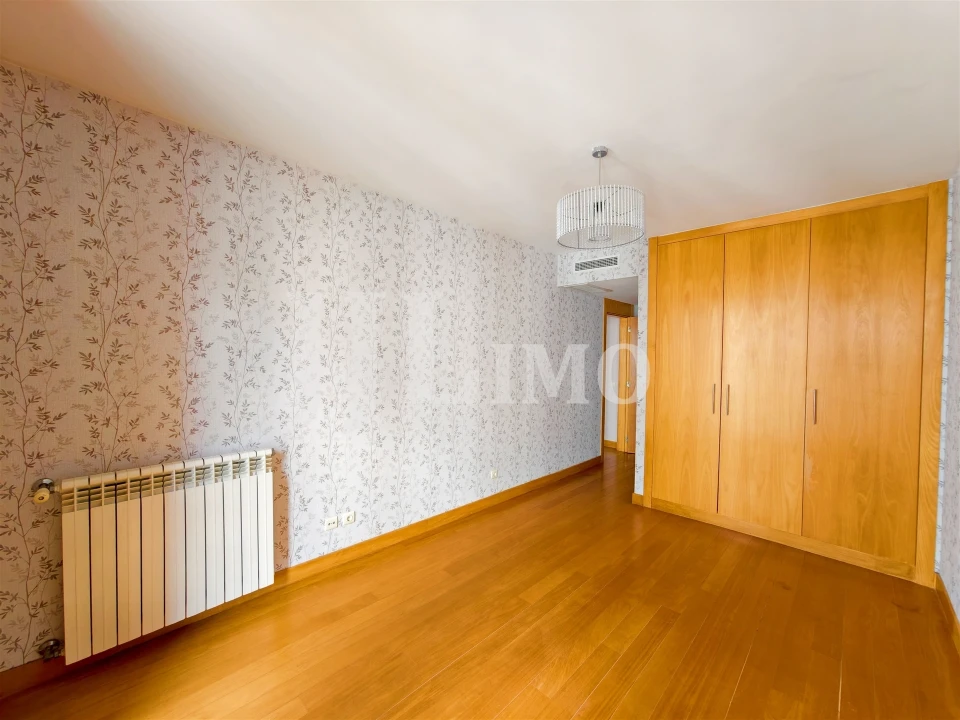 Apartamento T4 para Venda em Parque das Nações Foto 32