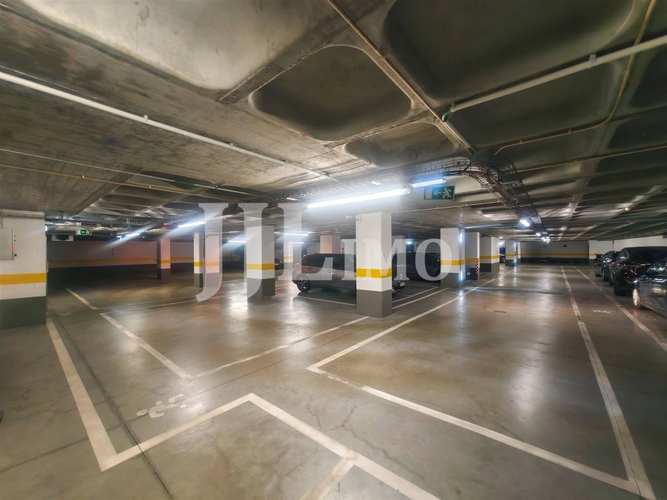 Apartamento T4 para Venda em Parque das Nações Foto 44