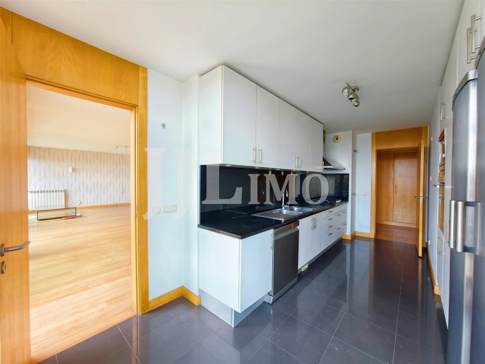 Apartamento T4 para Venda em Parque das Nações Foto 15