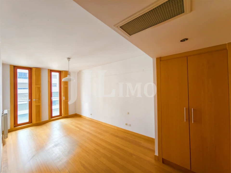 Apartamento T4 para Venda em Parque das Nações Foto 38