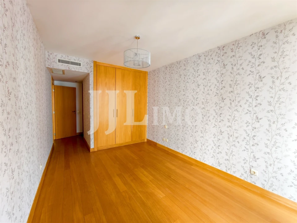 Apartamento T4 para Venda em Parque das Nações Foto 31