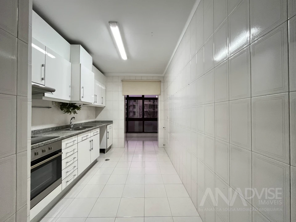 Apartamento T3 para Arrendamento em Viseu Foto 9