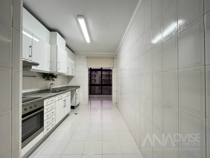 Apartamento T3 para Arrendamento em Viseu Foto 9