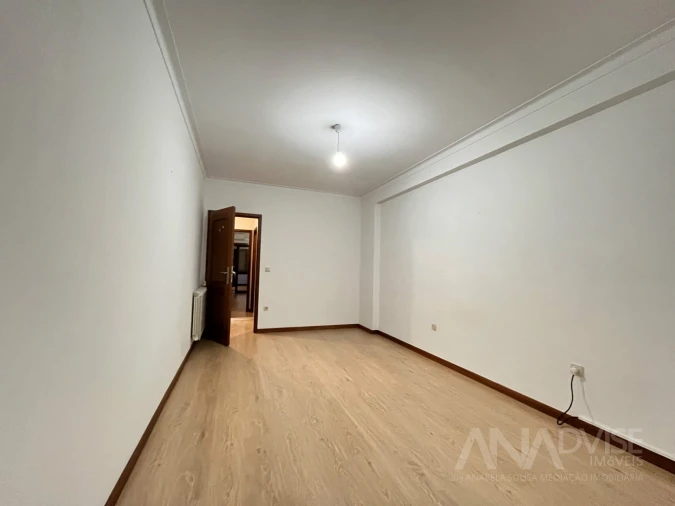 Apartamento T3 para Arrendamento em Viseu Foto 22