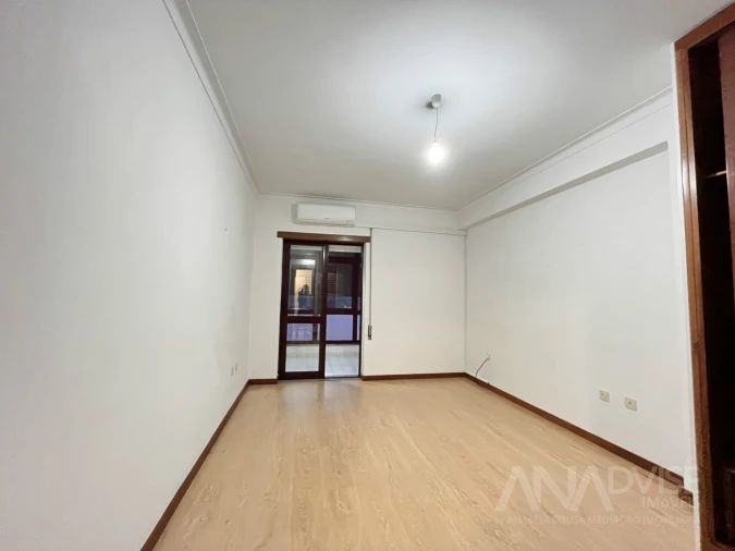 Apartamento T3 para Arrendamento em Viseu Foto 24