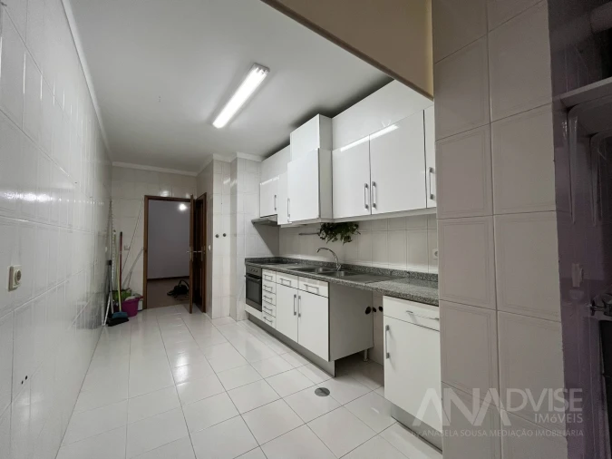 Apartamento T3 para Arrendamento em Viseu Foto 10