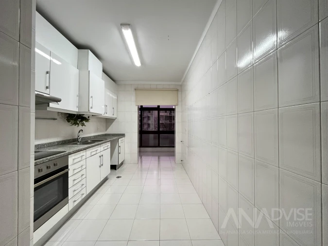 Apartamento T3 para Arrendamento em Viseu Foto 9