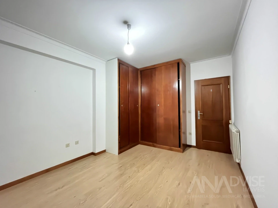 Apartamento T3 para Arrendamento em Viseu Foto 28