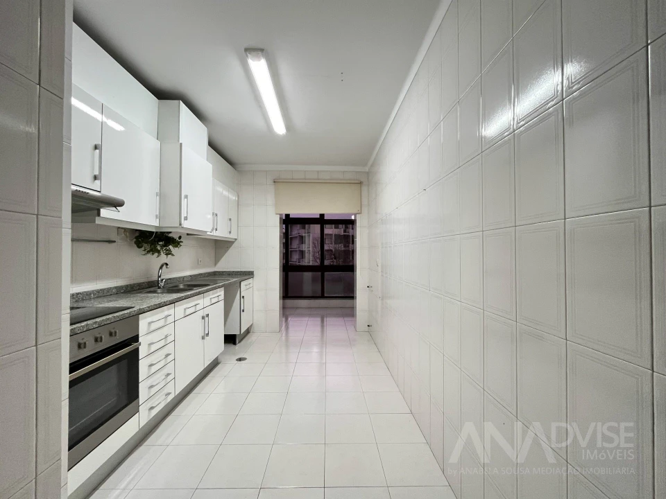 Apartamento T3 para Arrendamento em Viseu Foto 9