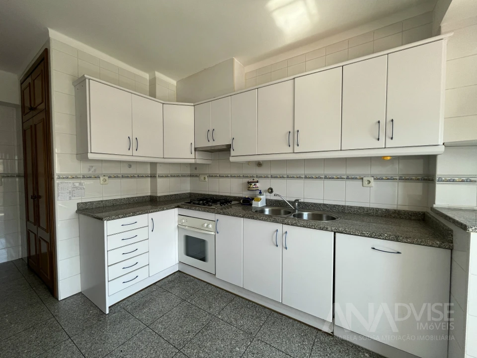 Apartamento T2 para Venda em Viseu Foto 3