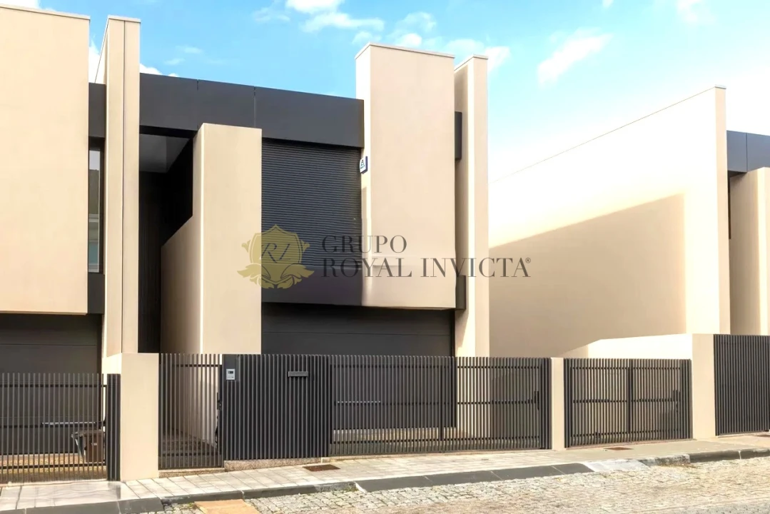Moradia T3 para Venda em Fânzeres e São Pedro da Cova Foto 38