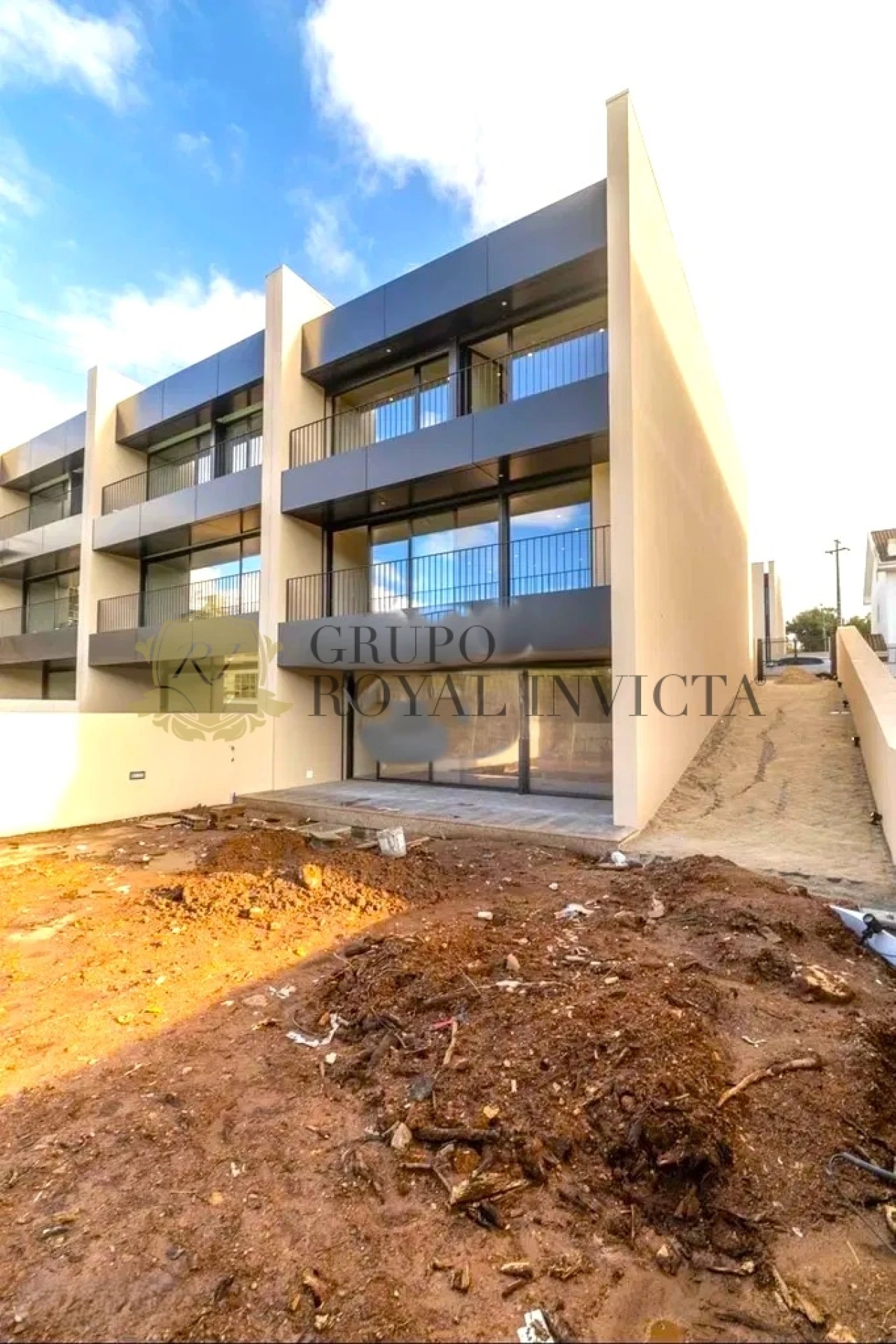Moradia T3 para Venda em Fânzeres e São Pedro da Cova Foto 1