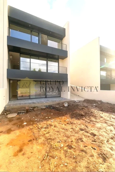 Moradia T3 para Venda em Fânzeres e São Pedro da Cova