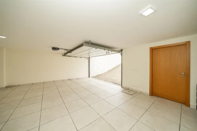 Moradia T4 para Venda em Gamil e Midões