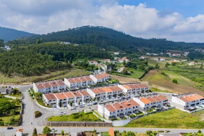 Moradia T4 para Venda em Gamil e Midões