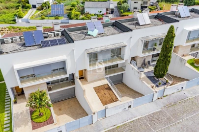 Moradia T4 para Venda em Gamil e Midões