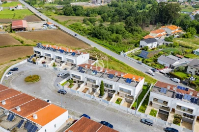 Moradia T4 para Venda em Gamil e Midões