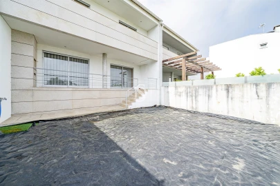 Moradia T4 para Venda em Gamil e Midões