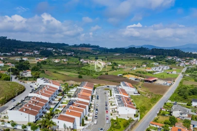 Moradia T4 para Venda em Gamil e Midões