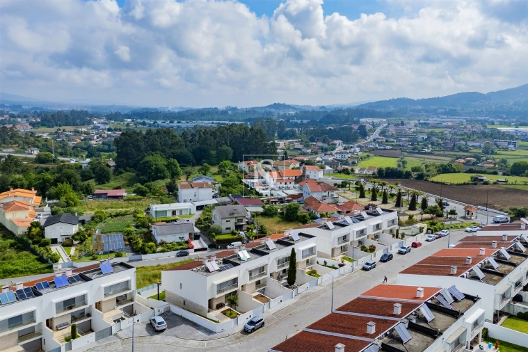 Moradia T4 para Venda em Gamil e Midões Foto 3