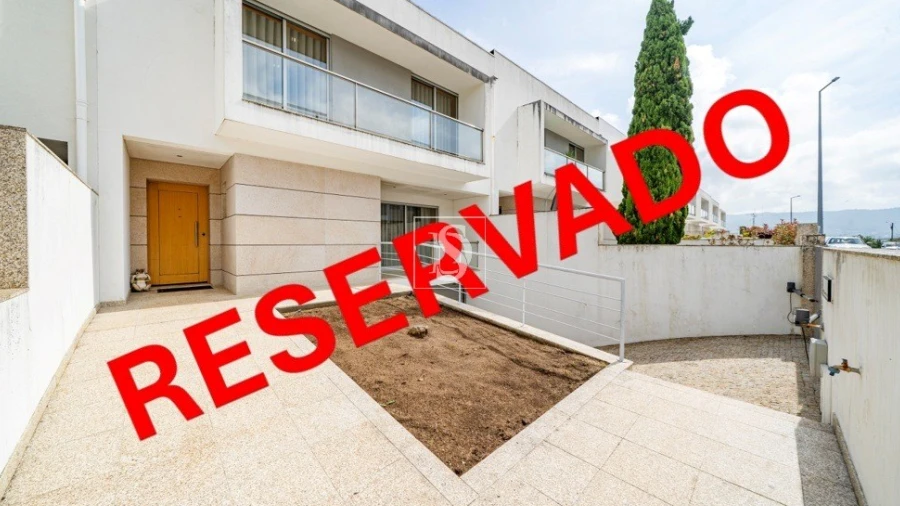 Moradia T4 para Venda em Gamil e Midões