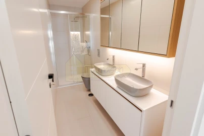 Moradia T3 para Venda em Quelfes