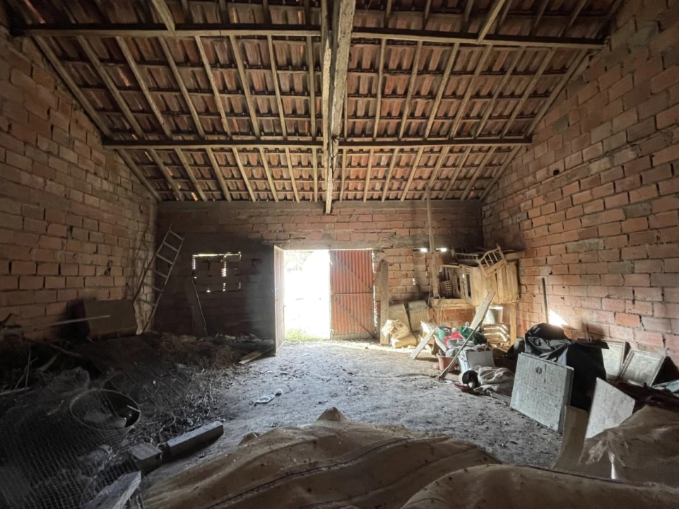 Armazém para Venda em Miragaia e Marteleira Foto 2