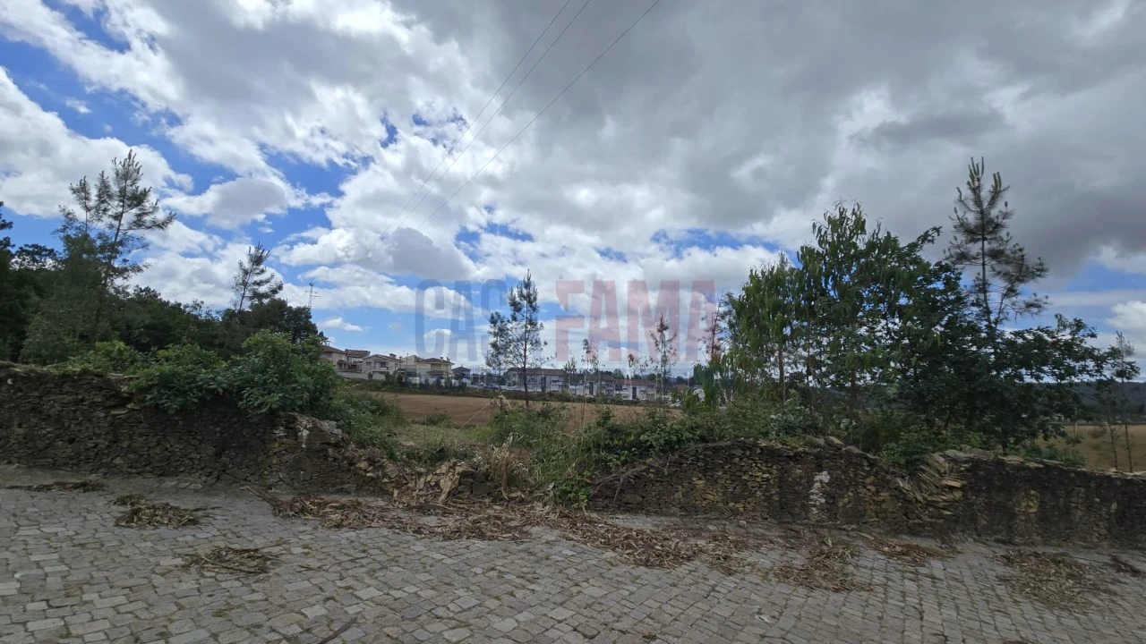 Terreno para Venda em Fradelos Foto 1