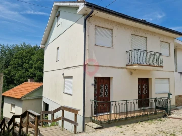 Moradia T4 para Venda em Ceivães e Badim