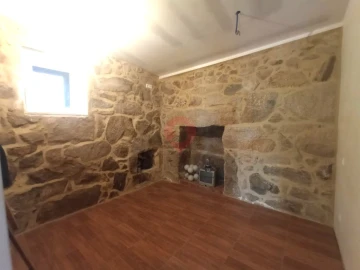 Moradia T3 para Venda em Tangil