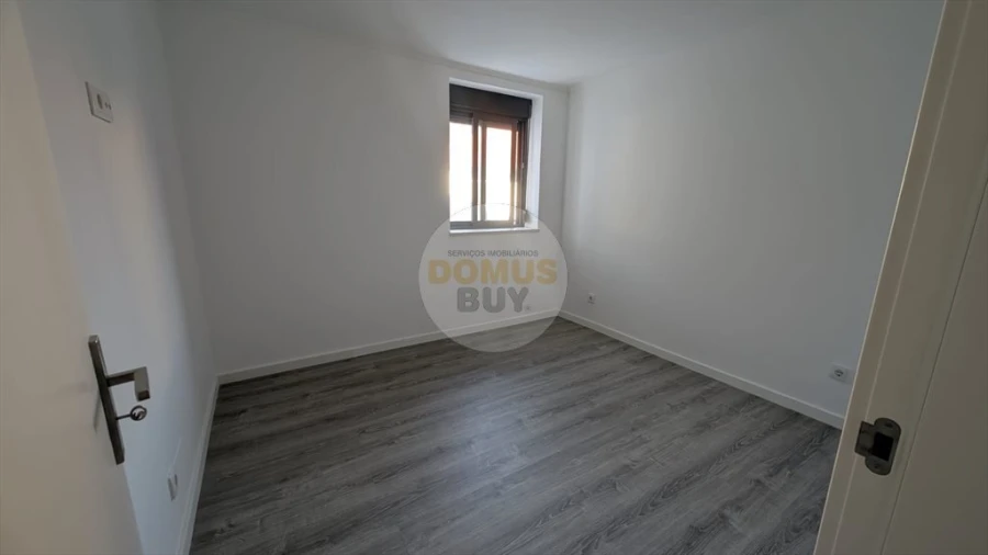 Moradia T2 para Venda em Baixa da Banheira e Vale da Amoreira Foto 11