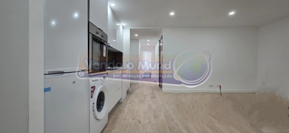 Apartamento T3 para Venda em Póvoa de Santa Iria e Forte da Casa