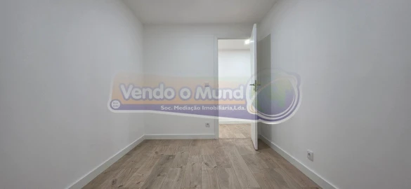 Apartamento T3 para Venda em Póvoa de Santa Iria e Forte da Casa