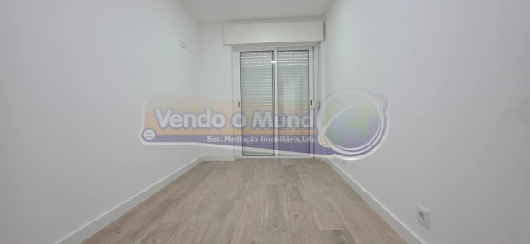 Apartamento T3 para Venda em Póvoa de Santa Iria e Forte da Casa