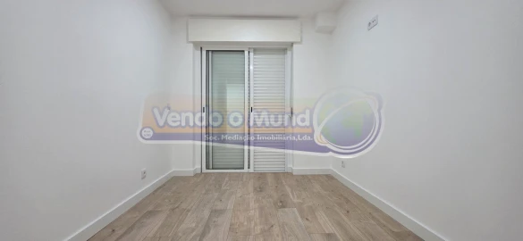 Apartamento T3 para Venda em Póvoa de Santa Iria e Forte da Casa