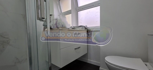 Apartamento T3 para Venda em Póvoa de Santa Iria e Forte da Casa